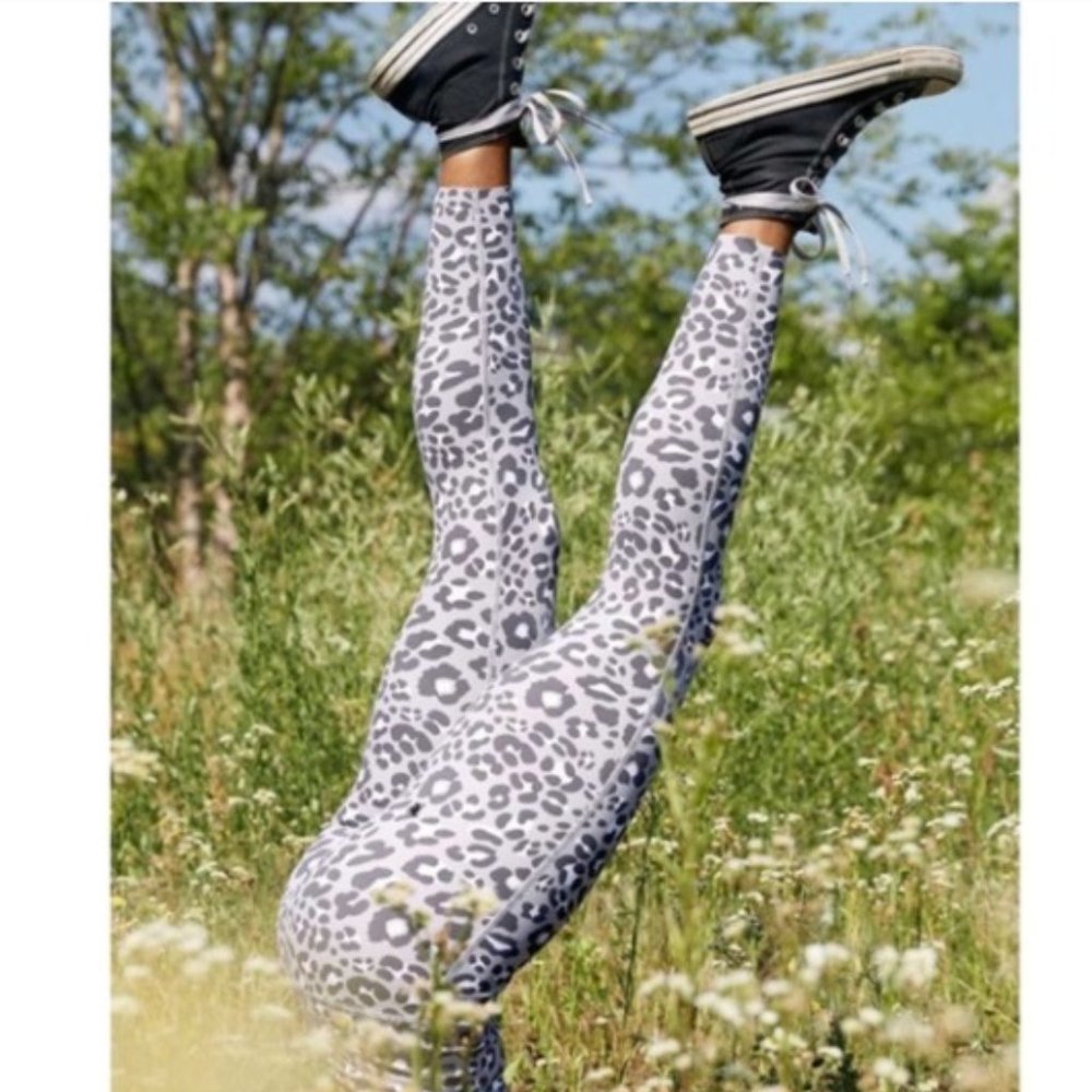Aerie grey leopard leggings
